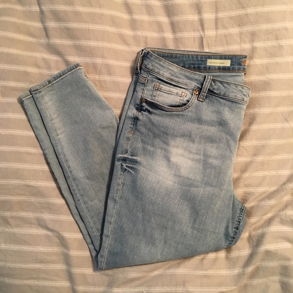 Acid wash Kut from the Kloth Toothpick Skinny Jean